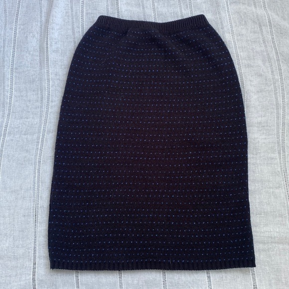 Vintage Ellen D Kollection pencil sweater skirt with sparkle blue thread design. - Picture 2 of 7